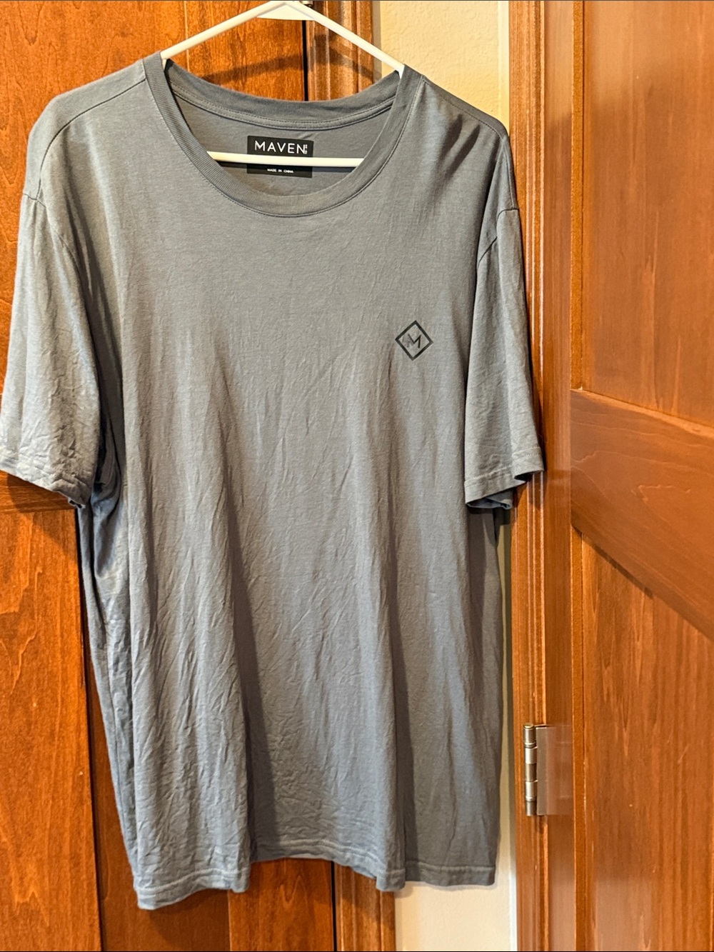 Maven Men’s Crew Neck T-Shirt — Gray